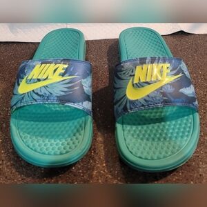 Nike Tropical Print Slides Womens Size 7